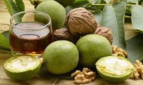 Walnootinfusie om parasieten uit het lichaam te verwijderen